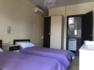 Отель Отель Семь Гор Сухум Двухместный номер с 2 отдельными кроватями-2